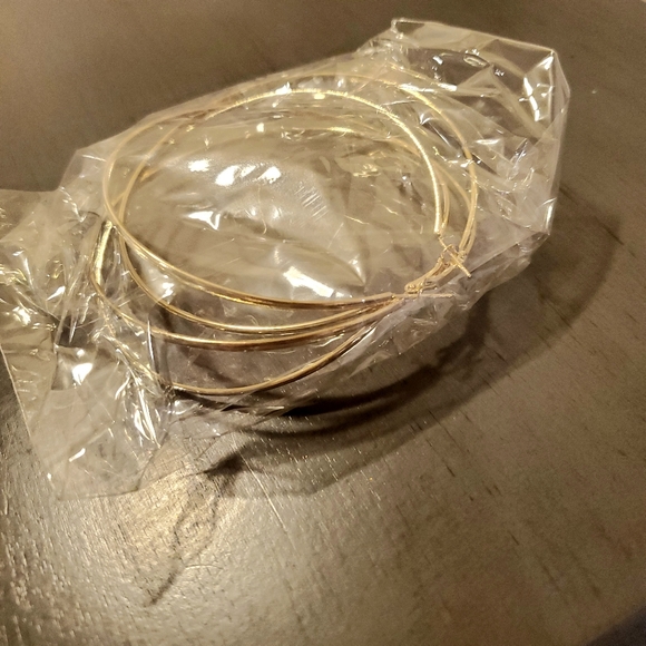 Oversized Gold Colored Layered Look Hoop Earrings sz 8cm - Picture 8 of 8